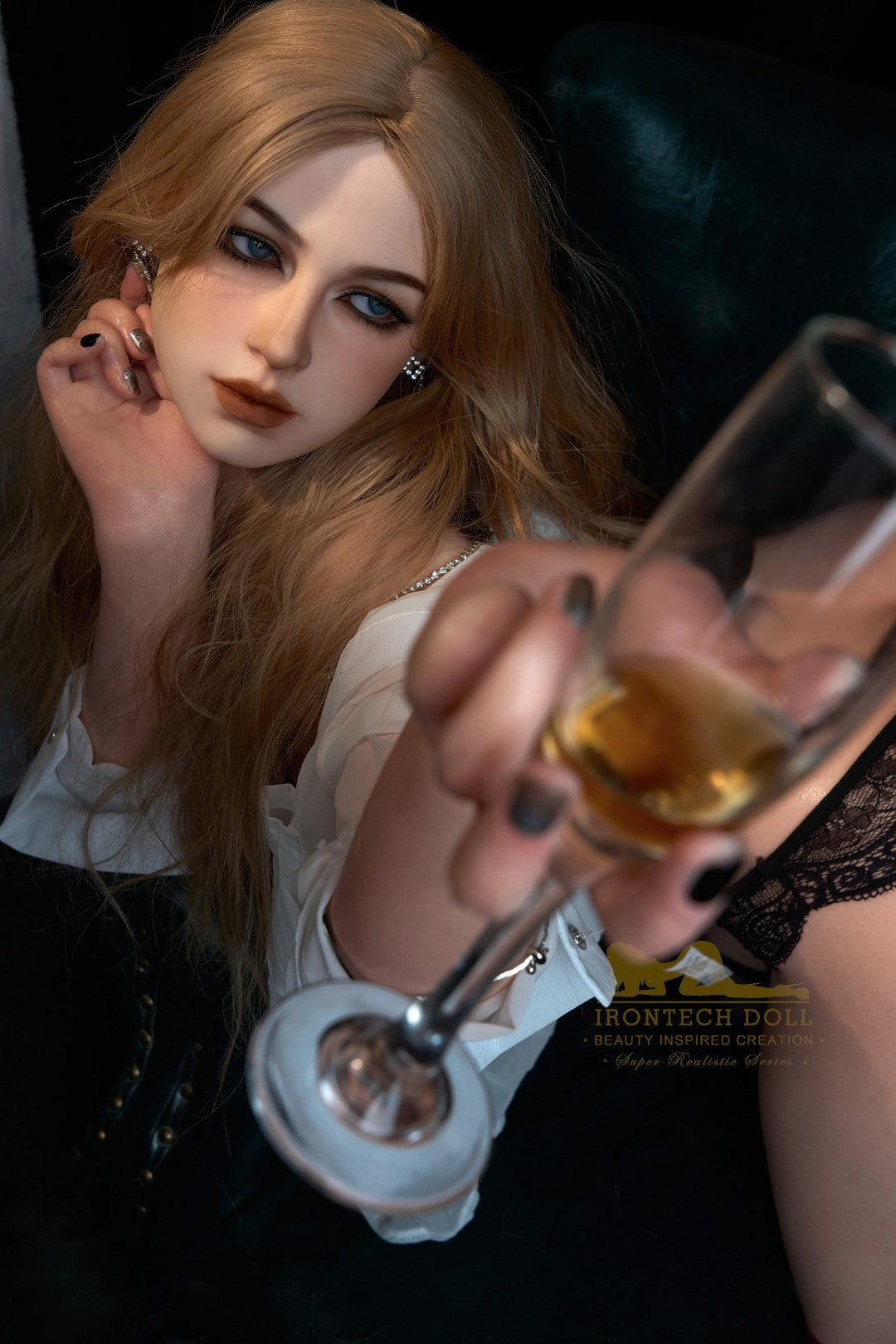 Flora bambola del sesso (Irontech Doll 164 cm Coppa E S38 Silicone)