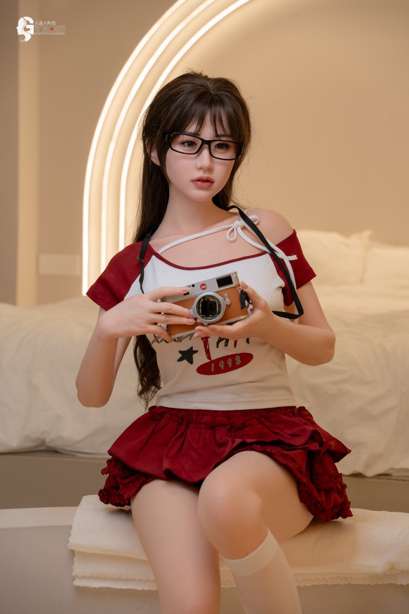 Modèle Vivi 23 (Gynoid Doll 160 cm F-Cup Silicone)