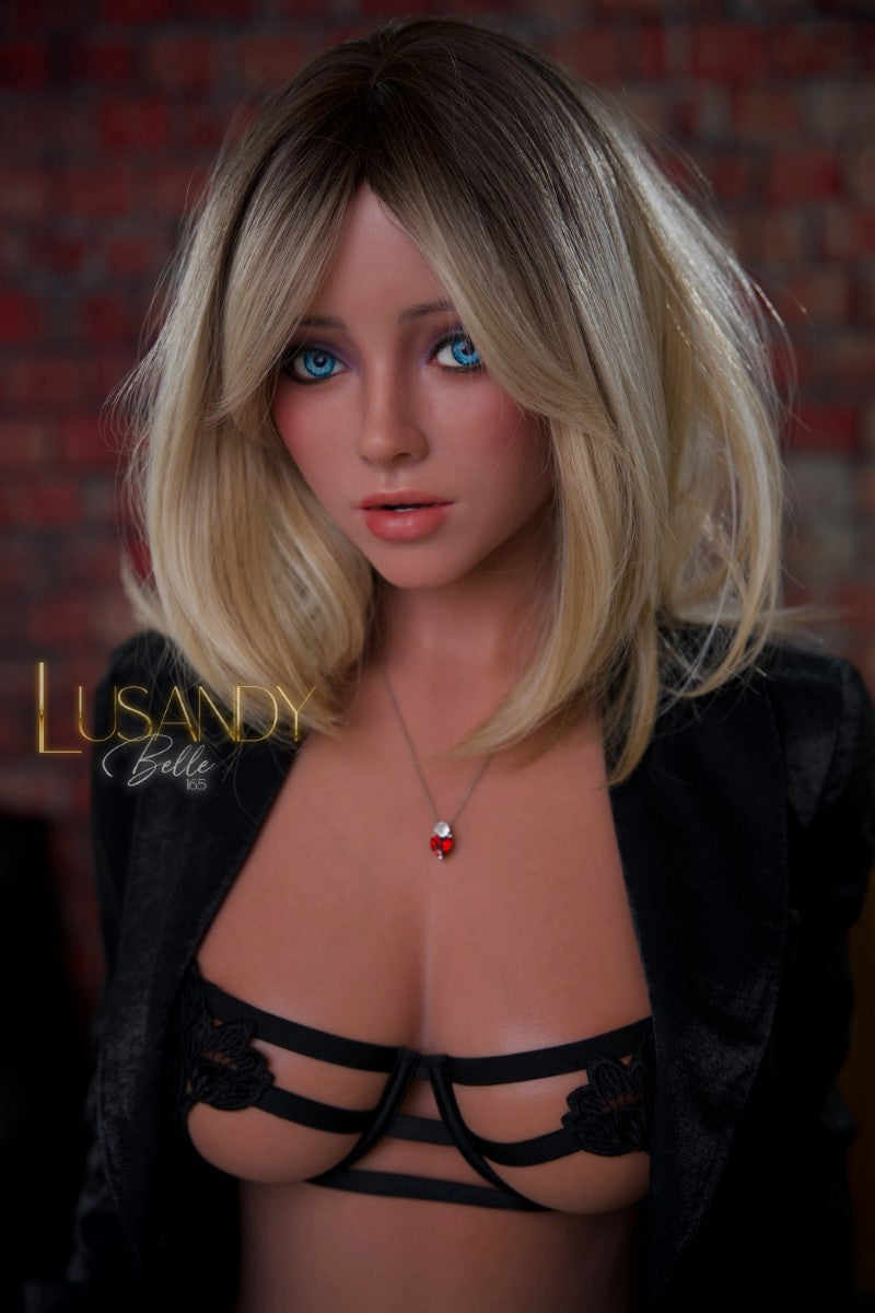 Belle poupée sexuelle (Lusandy Doll 165 cm bonnet D en silicone)