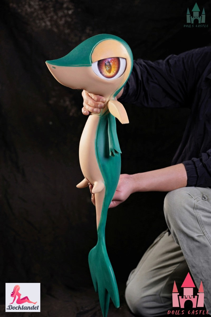 Pokémon sexpuppe Snivy von der Marke Dolls Castle. Eine 80 cm große Cosplay-Puppe, inspiriert vom beliebten Pokémon Snivy. 