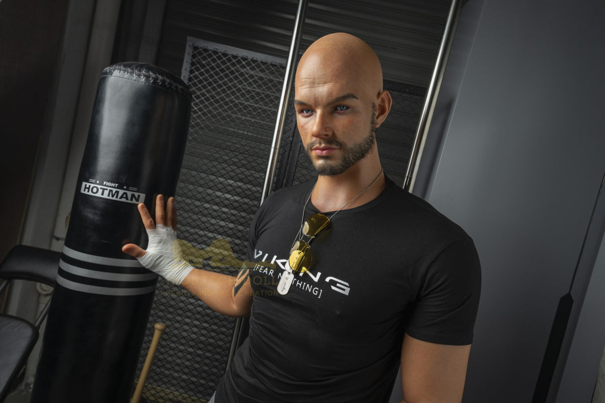 Cliff Jensen, pornostar, bambola sessuale (Irontech Doll 190 cm Silicone)