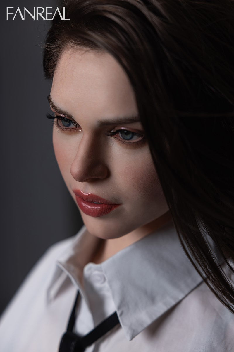 Gina poupée sexuelle (FanReal Doll 170 cm bonnet D en silicone)