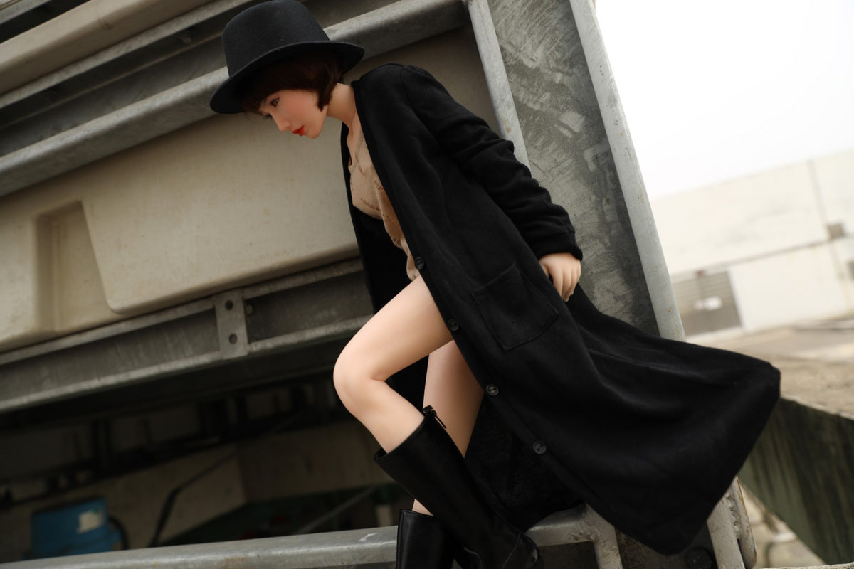 Réka poupée sexuelle (Climax Doll Mini bonnet B 60cm Silicone)