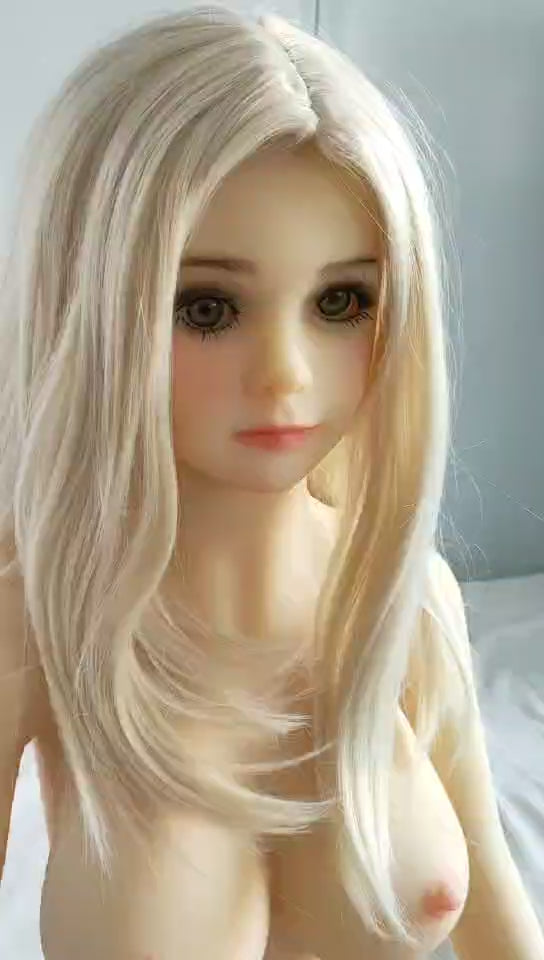 Mirana - une poupée miniature blonde (DX Value 125 cm D-Kupa TPE)